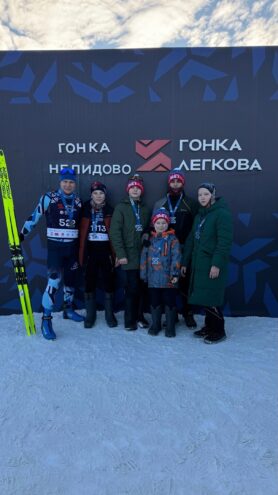 приняли участие