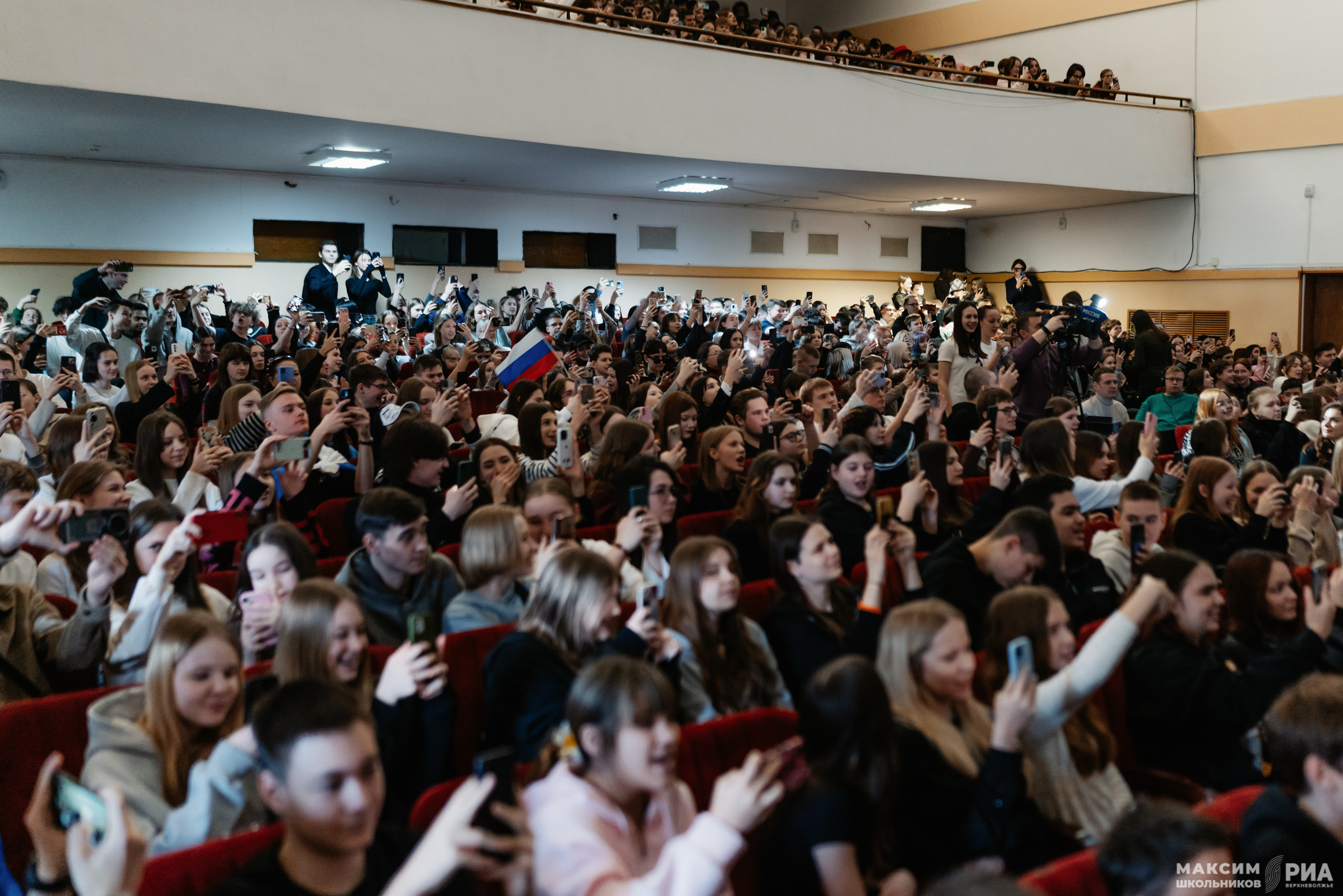 "Тверская область для меня домашний регион": Екатерина Мизулина пообщалась с тверской молодежью