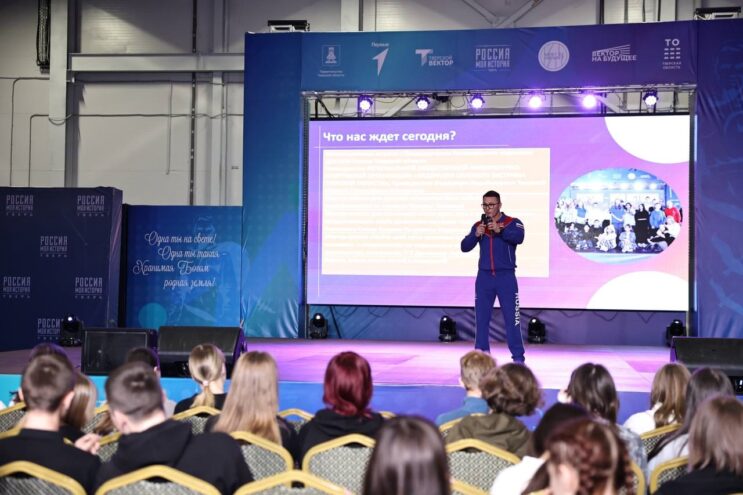 «Красота в мягкости, сила в уважении»: в Твери прошёл праздник для женщин