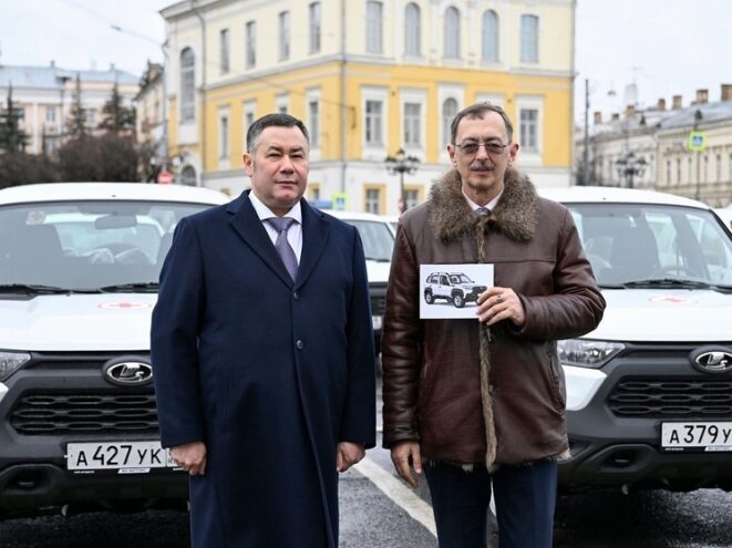 Оленинская районная больница пополнилась тремя автомобилями