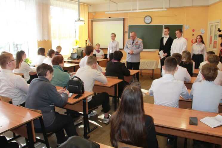 В Нелидовском округе открыли две парты героям СВО В Нелидовском округе открыли две парты героям СВО