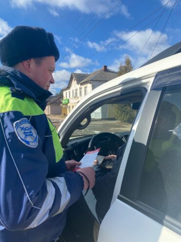 Нелидовские автоинспекторы провели акцию «Водитель, будь внимателен!» провели акцию
