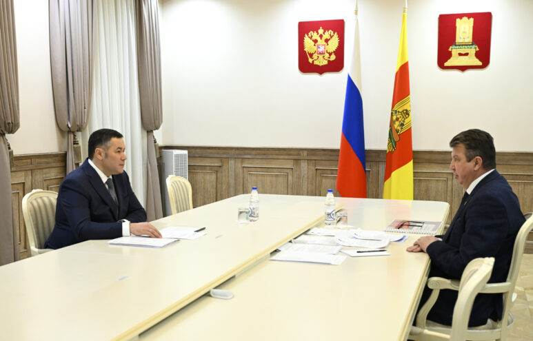 Игорь Руденя и Алексей Пляскин обсудили ремонт больницы и школы в Конаковском округе Игорь Руденя