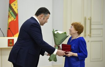 В преддверии Международного женского дня губернатор Игорь Руденя вручил государственные и региональные награды