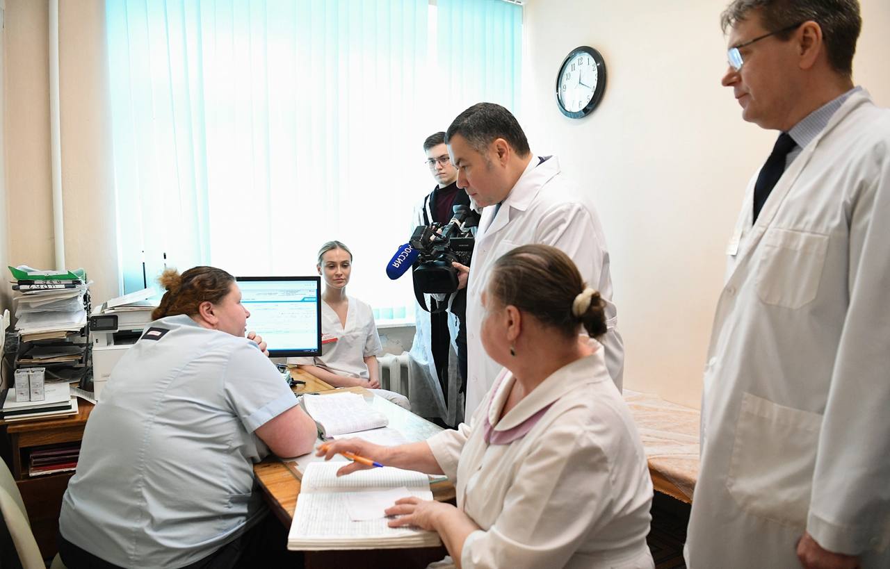 Игорь Руденя осмотрел строящуюся детскую поликлинику и Торжокскую ЦРБ