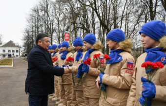 Игорь Руденя в Торжке почтил память защитников Отечества Игорь Руденя