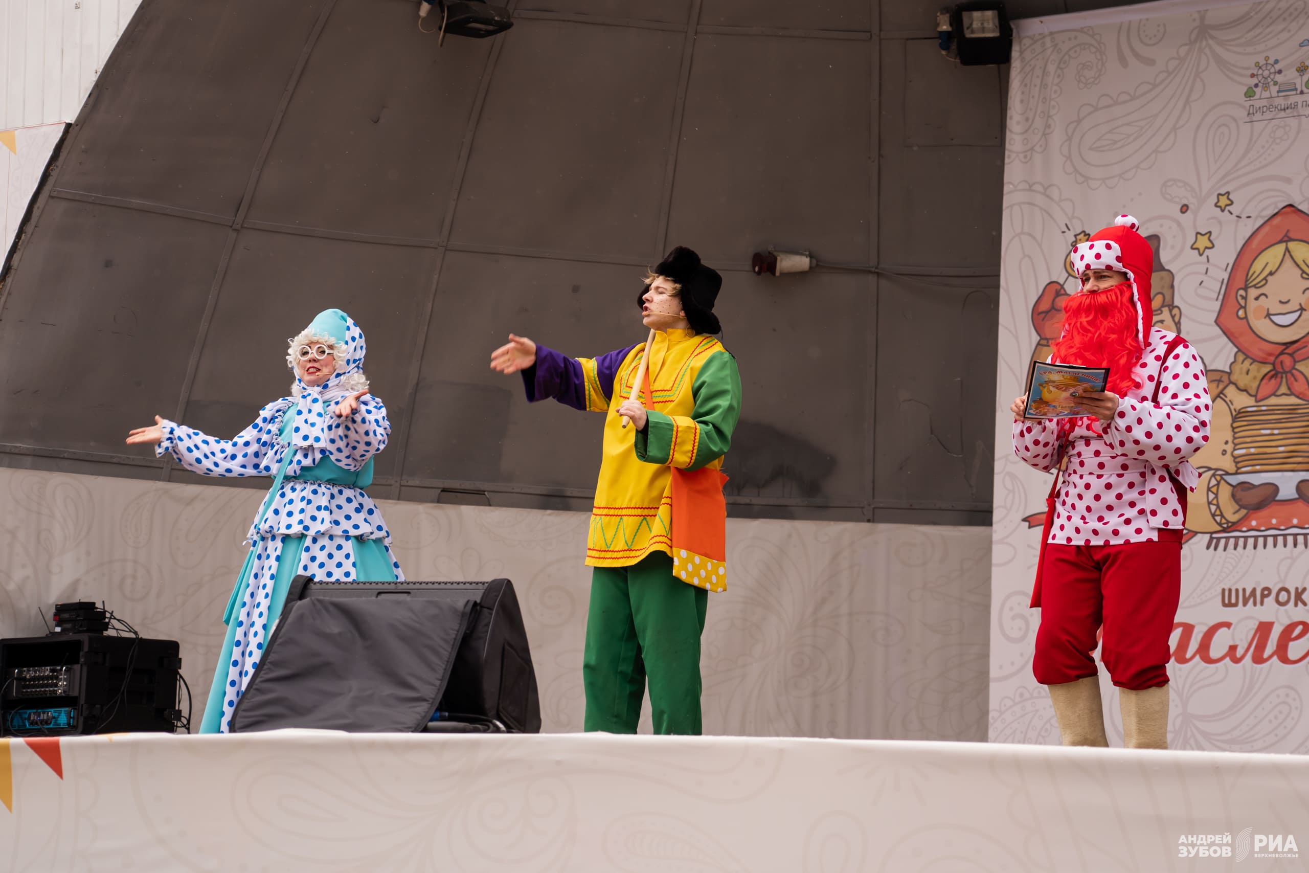 Блины, концерт и конкурсы: Как в Твери отмечают Масленицу Блины, концерт и конкурсы: Как в Твери отмечают Масленицу