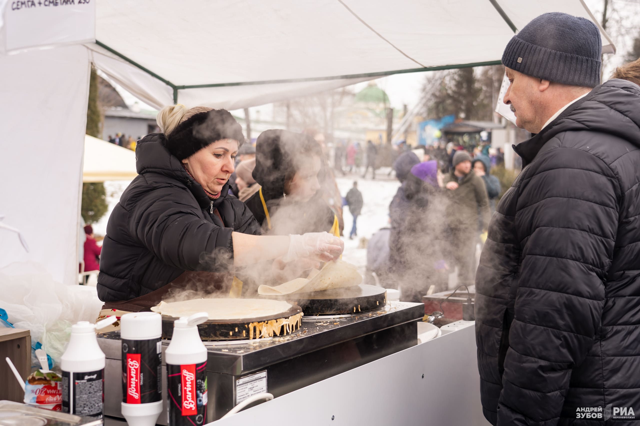 Блины, концерт и конкурсы: Как в Твери отмечают Масленицу Блины, концерт и конкурсы: Как в Твери отмечают Масленицу