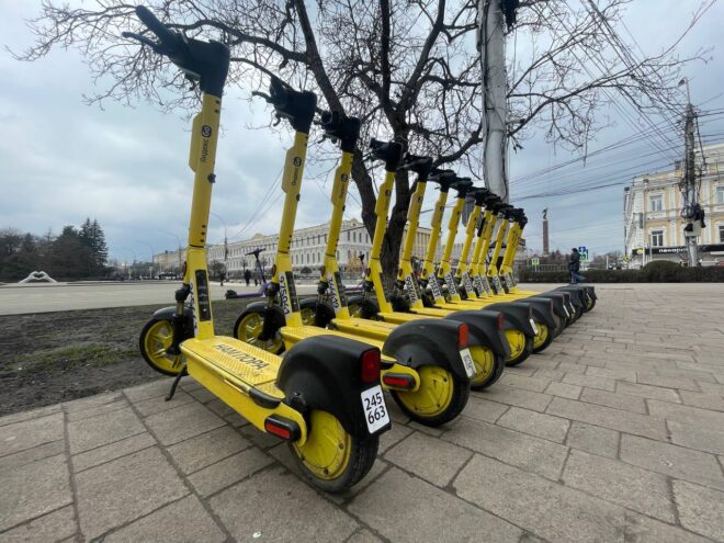 Клиентов ВТБ ожидают скидки за поездки на самокатах Яндекса ВТБ