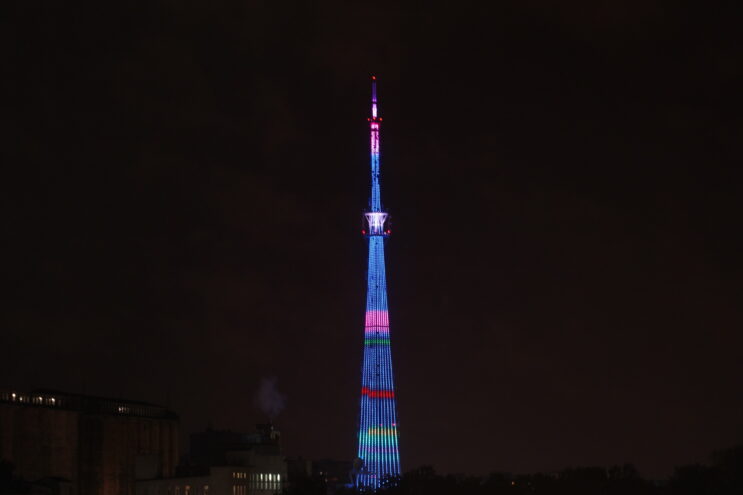 8 марта на телебашне в Твери засверкают чудесные цветы