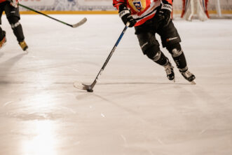 В Твери может пройти хоккейный матч между российскими и американскими игроками хоккейный матч