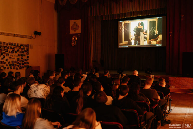 В Твери прошла творческая встреча с режиссером и продюсером Ликой Крылаевой В Твери прошла творческая встреча с режиссером и продюсером Ликой Крылаевой