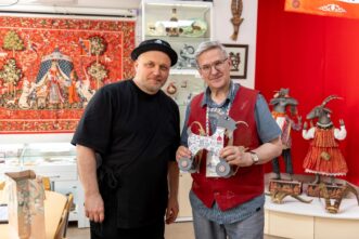 Тверской театр кукол подарил Музею козла уникальную игрушку в коллекцию театр кукол