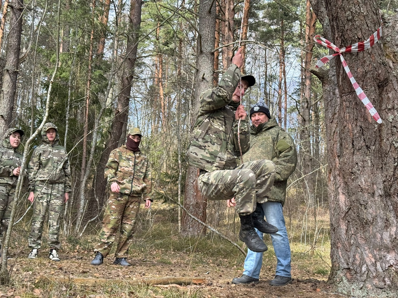 В Осташковском округе провели муниципальный этап военно-патриотической игры «Зарница 2.0»