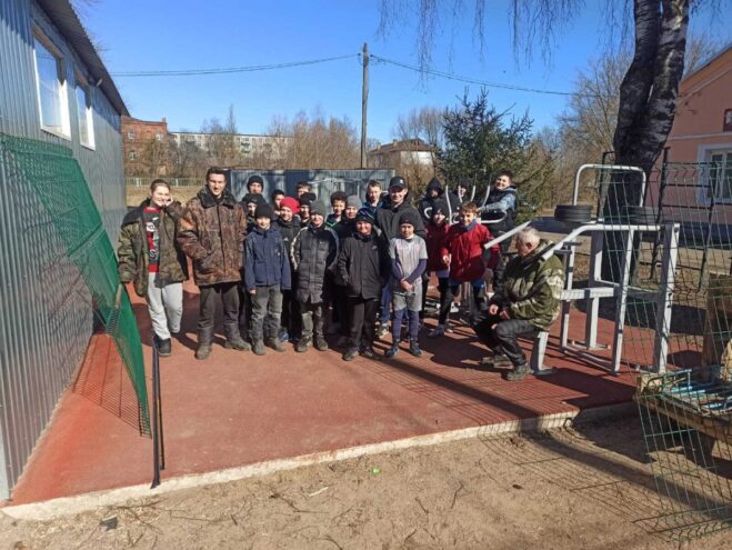 В Вышнем Волочке убрались на территории МДОКа