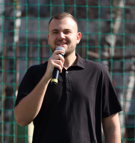 молодежную политику