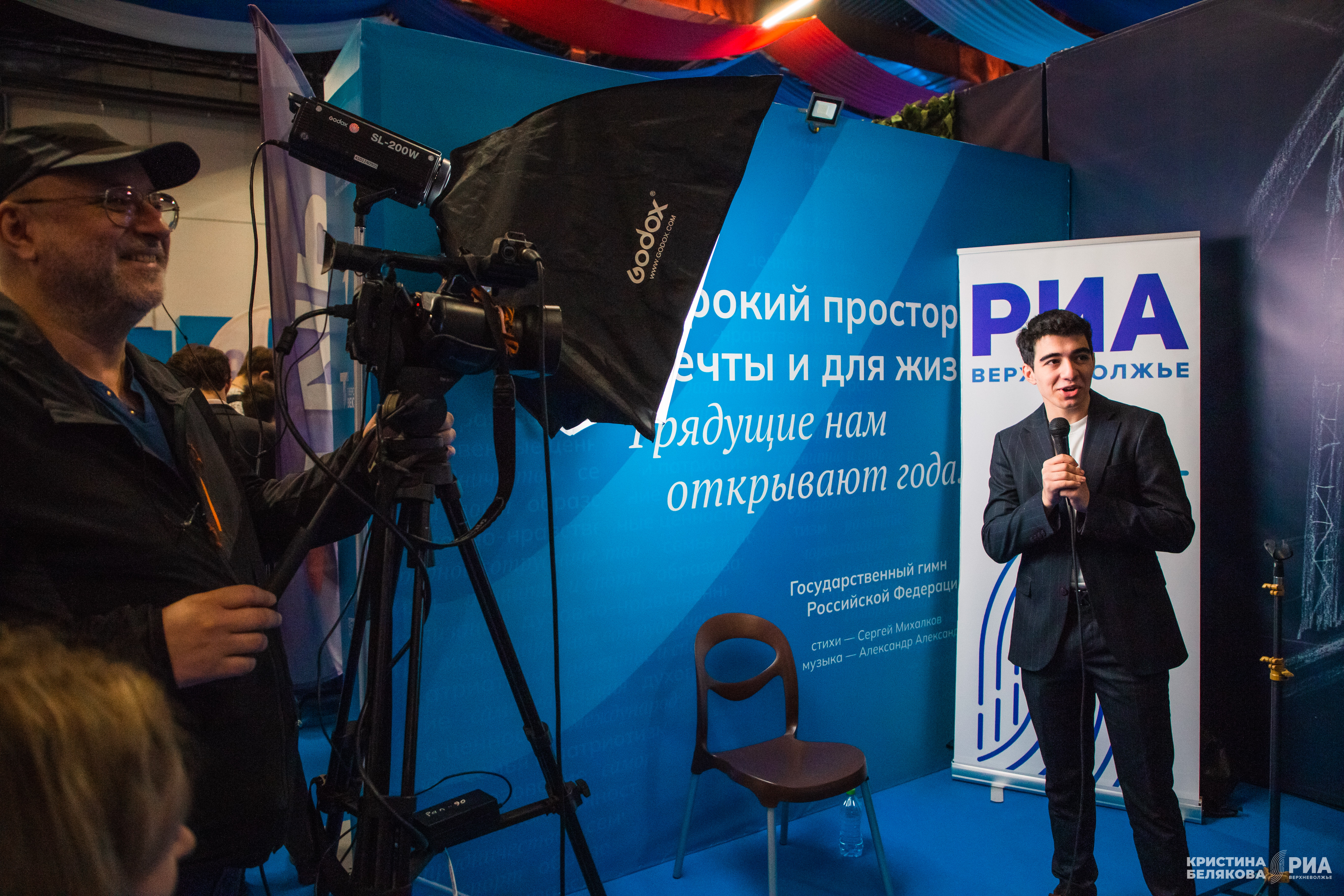 В Твери участники форума "Россия - мои горизонты" попробовали себя в дизайне обложки журнала