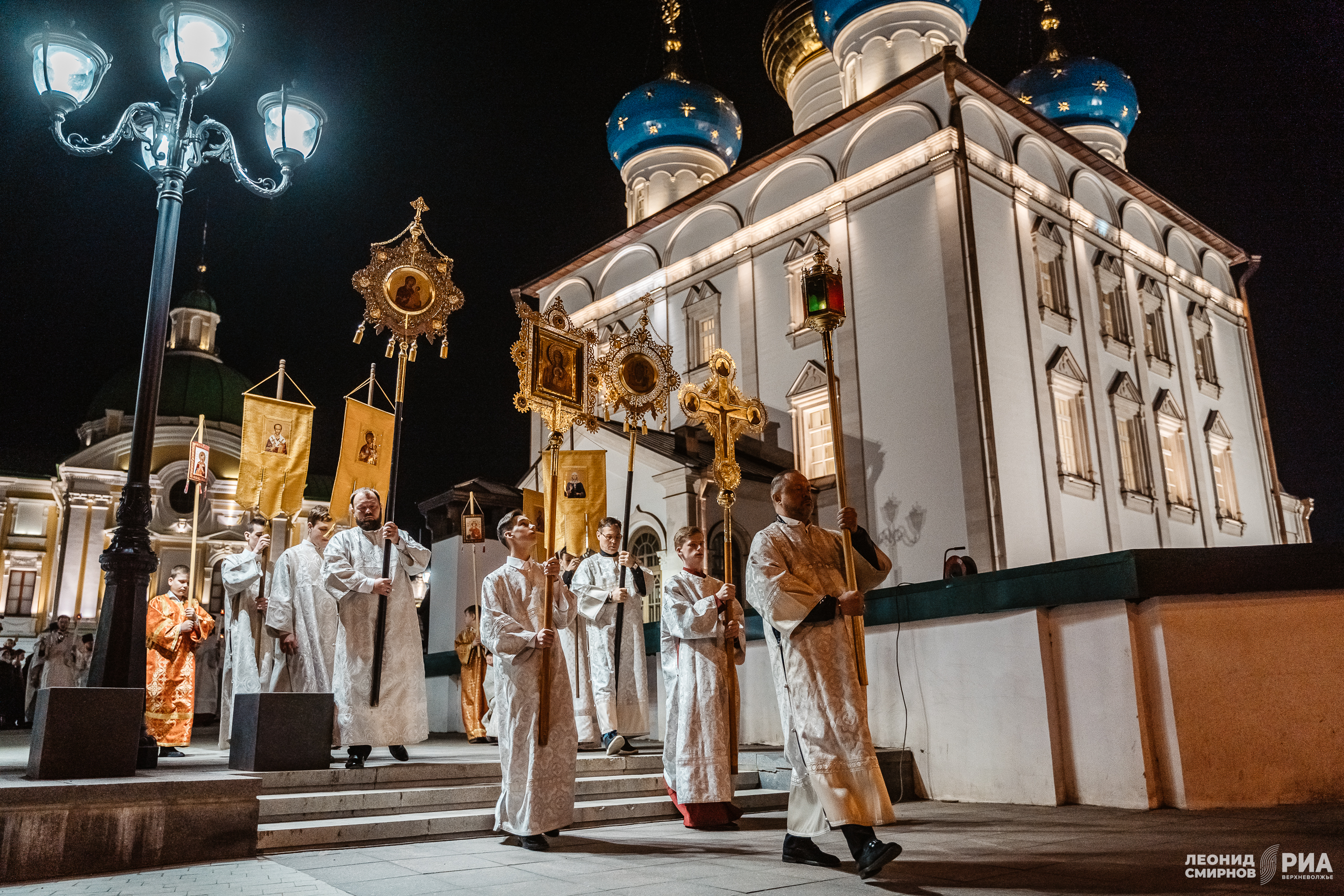Фоторепортаж: как встретили Пасху в Спасо-Преображенском кафедральном соборе Твери
