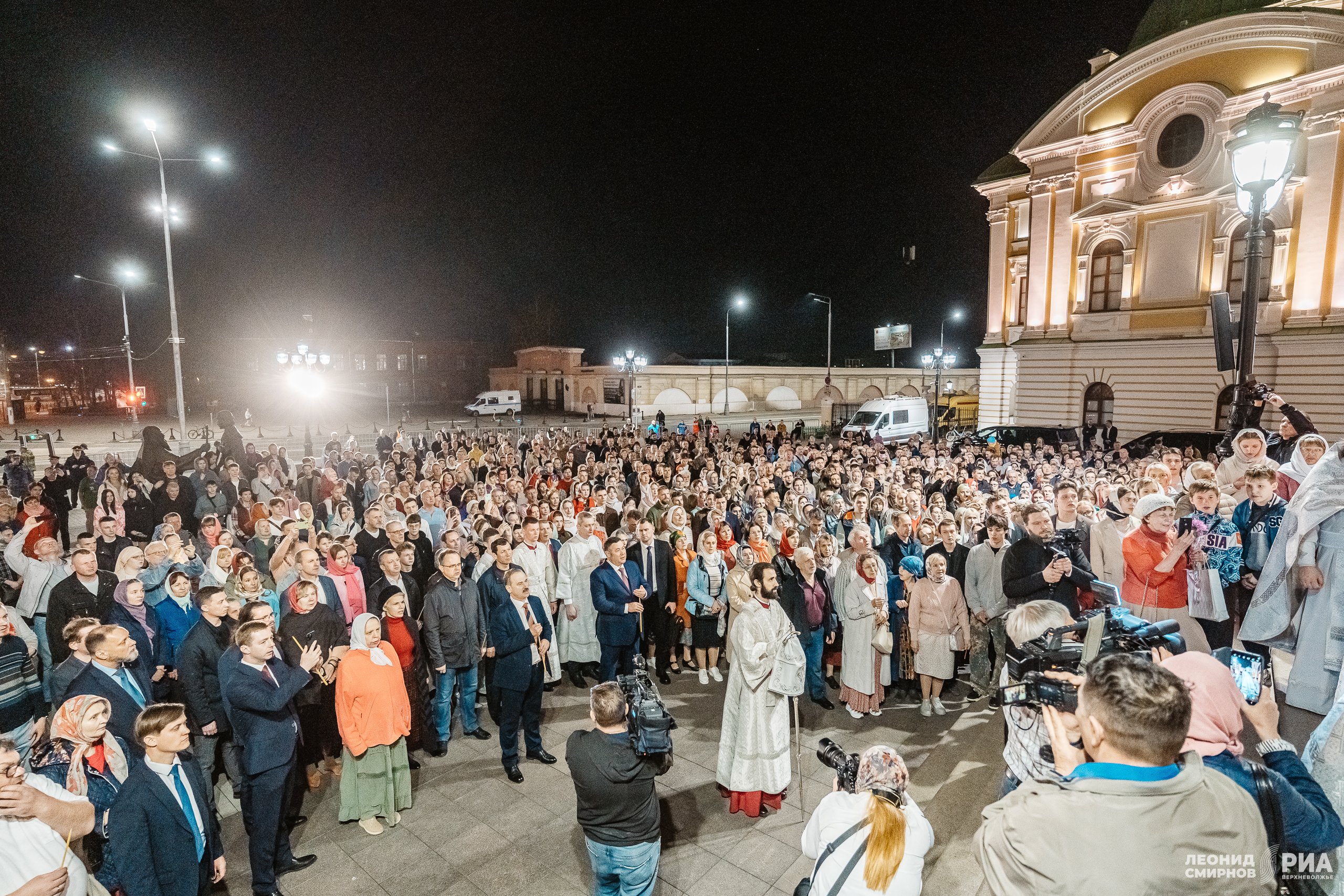 Фоторепортаж: как встретили Пасху в Спасо-Преображенском кафедральном соборе Твери