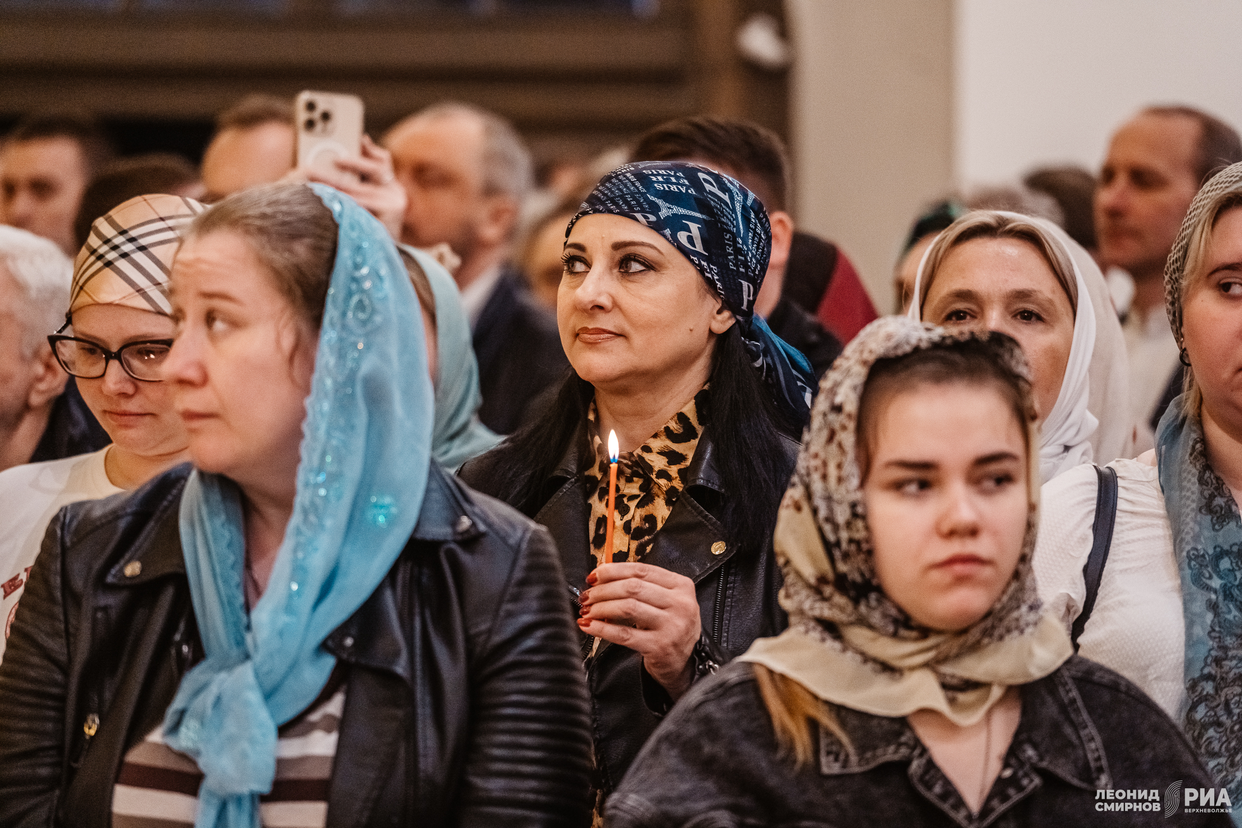Фоторепортаж: как встретили Пасху в Спасо-Преображенском кафедральном соборе Твери