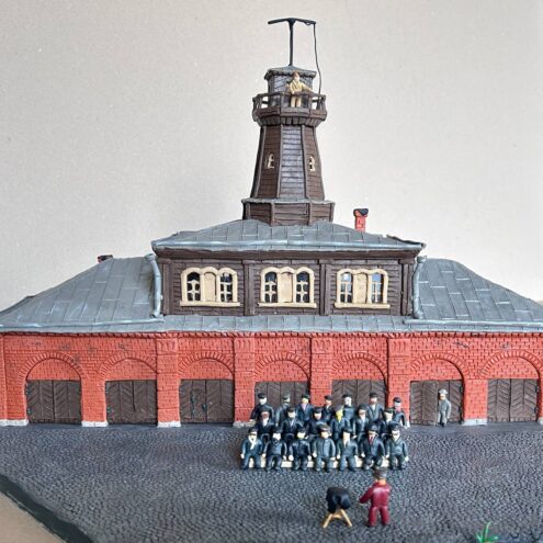 Талантливый художник воссоздал осташковскую каланчу из пластилина Талантливый художник воссоздал осташковскую каланчу из пластилина