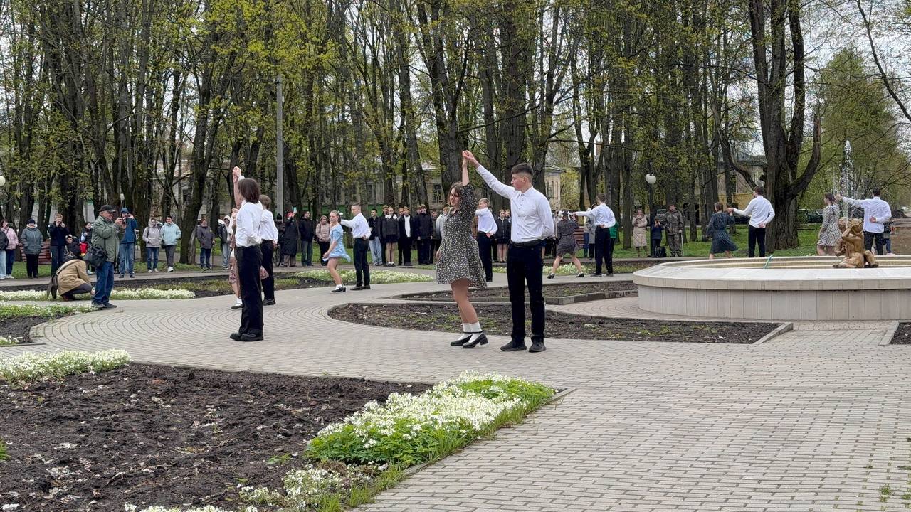 В Осташкове состоялся первый муниципальный конкурс строя и песни В Осташкове состоялся первый муниципальный конкурс строя и песни