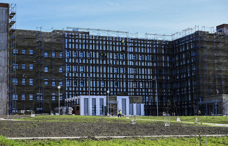 Здание новой ЦРБ в Бежецке готово на 70% Здание новой ЦРБ в Бежецке готово на 70%