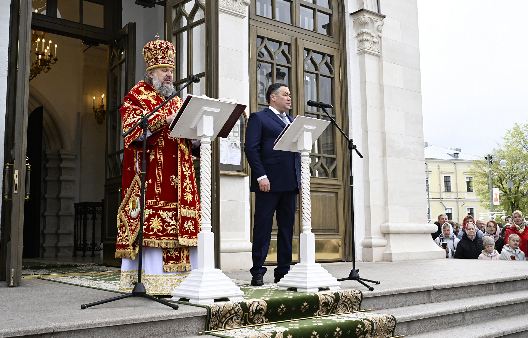 В Спасо-Преображенском кафедральном соборе Твери состоялась торжественная встреча ковчега с частицей мощей святителя Тихона