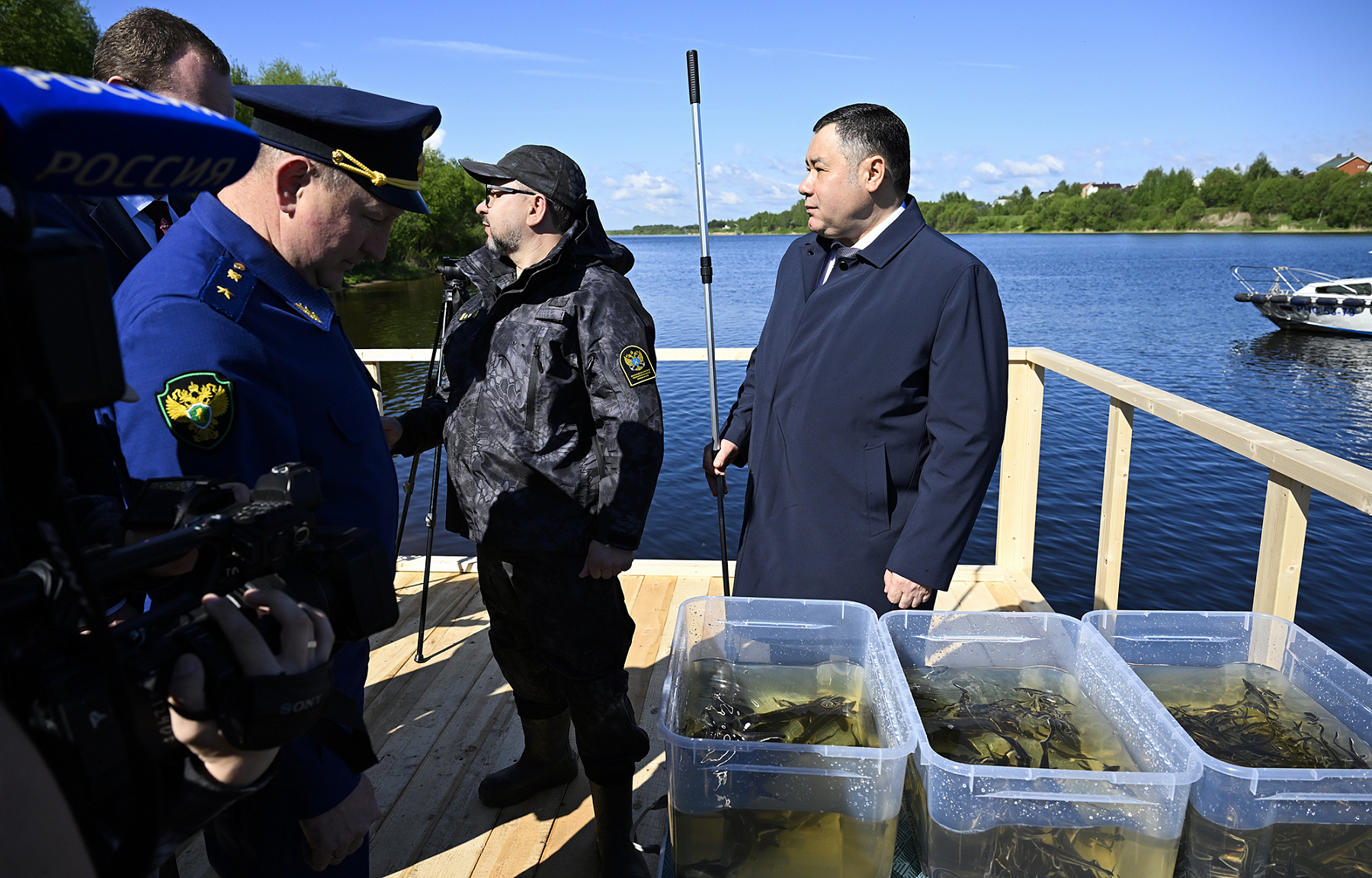 В День Волги в Твери прошёл запуск в водоём молоди стерляди