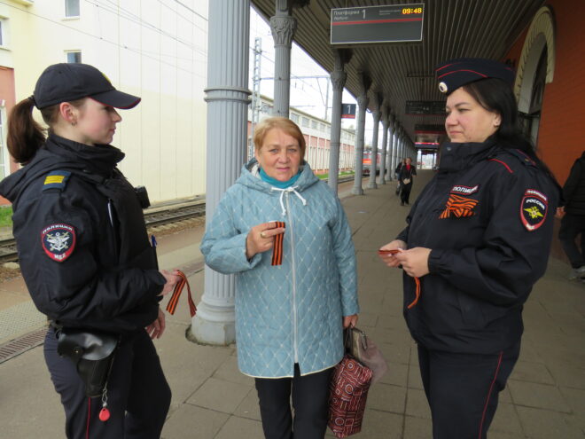 Транспортные полицейские Твери приняли участие в ежегодной акции «Георгиевская ленточка»