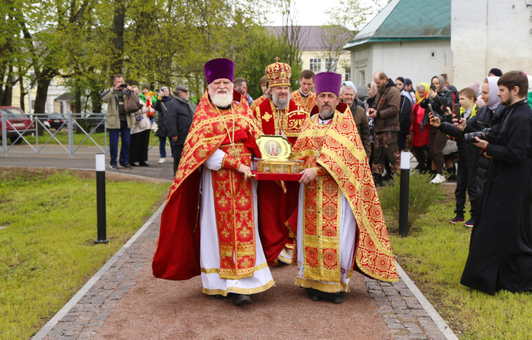 Ковчег с частицей мощей Патриарха Московского и всея России Тихона прибыл в Тверскую область Ковчег с частицей мощей