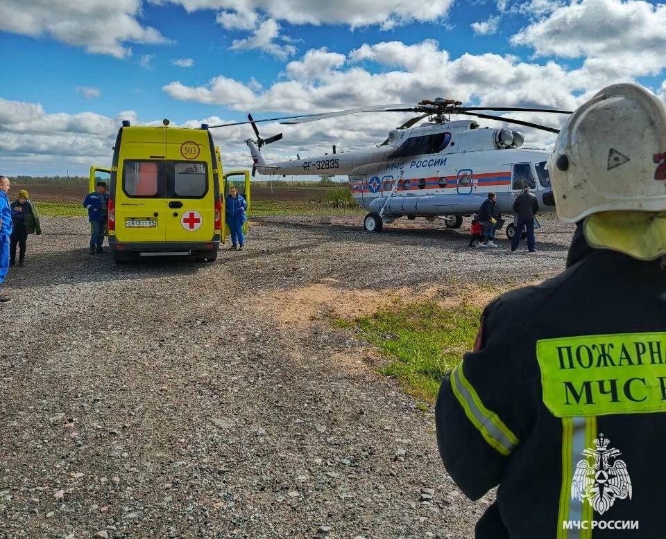 В Тверь на вертолете доставили детей из Бежецкого округа из Бежецкого округа