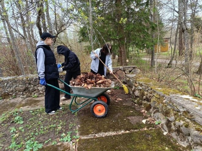 мемориалов