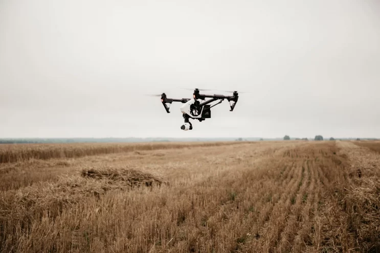 В Твери убирают обломки сбитых беспилотников В Твери убирают обломки сбитых беспилотников