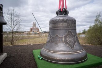 В Тверской области освятили 13 колоколов для нового храма колоколов