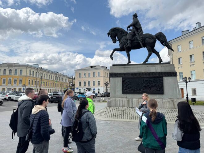 Юные гиды провели для ребят из многодетных семей экскурсию «Тверь – город воинской славы» Юные гиды