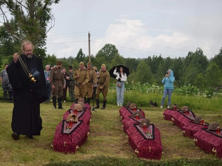 В деревне Тархово Оленинского округа перезахоронили останки 105 бойцов, погибших в годы войны В деревне Тархово Оленинского округа перезахоронили останки 105 бойцов, погибших в годы войны