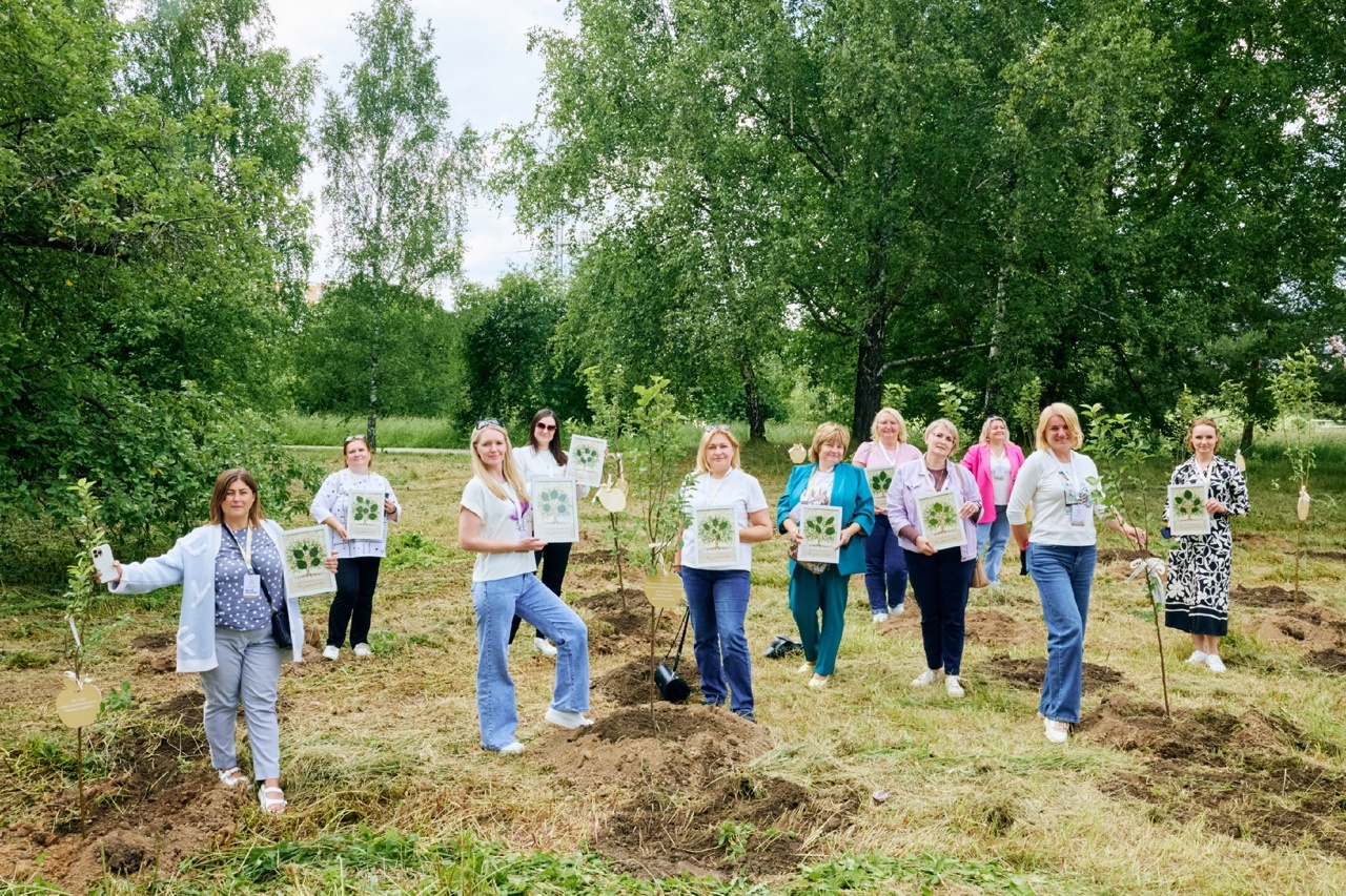 Яблоневый сад для детей из трудных семей разбили в парке «Митино» Яблоневый сад для детей из трудных семей разбили в парке «Митино»