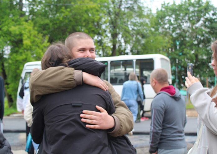 Новобранцы из Тверской области отправились служить России Новобранцы из Тверской области отправились служить России