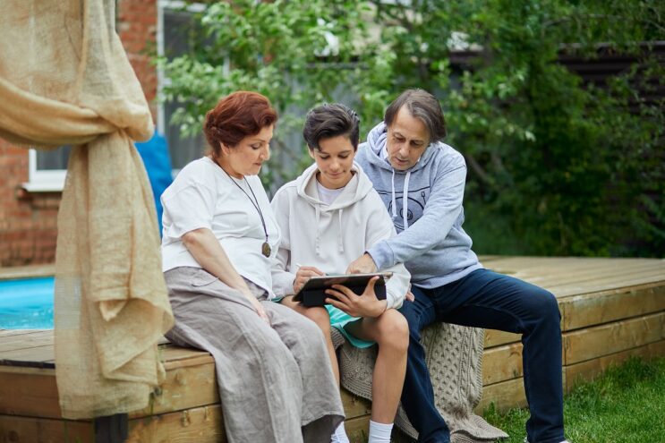 Специалисты составили список рекомендаций, как защитить детей от цифровых угроз Специалисты составили список рекомендаций, как защитить детей от цифровых угроз