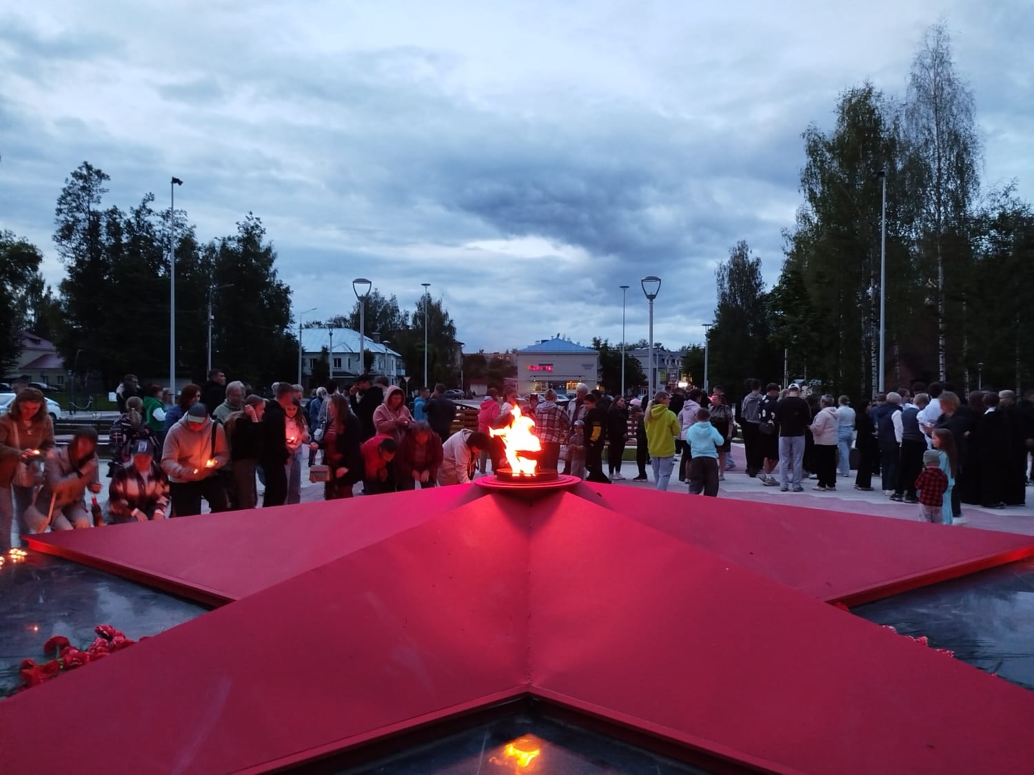 День памяти и скорби: нелидовцы почтили память погибших в Великой Отечественной войне День памяти и скорби: нелидовцы почтили память погибших в Великой Отечественной войне
