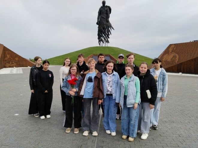 Ребята из Андреаполя посетили Ржевский мемориал Советскому Солдату Ребята из Андреаполя посетили Ржевский мемориал Советскому Солдату