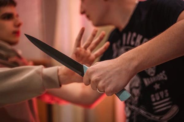 Мужчине из Тверской области, который угрожал ножом бывшей жене, грозит срок Мужчине из Тверской области, который угрожал ножом бывшей жене, грозит срок