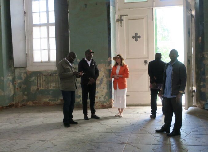 Монастырь в Торопце посетила делегация из Африки Монастырь в Торопце посетила делегация из Африки