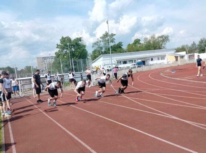 Студенты-легкоатлеты собрались на соревнованиях в Вышнем Волочке Студенты-легкоатлеты собрались на соревнованиях в Вышнем Волочке