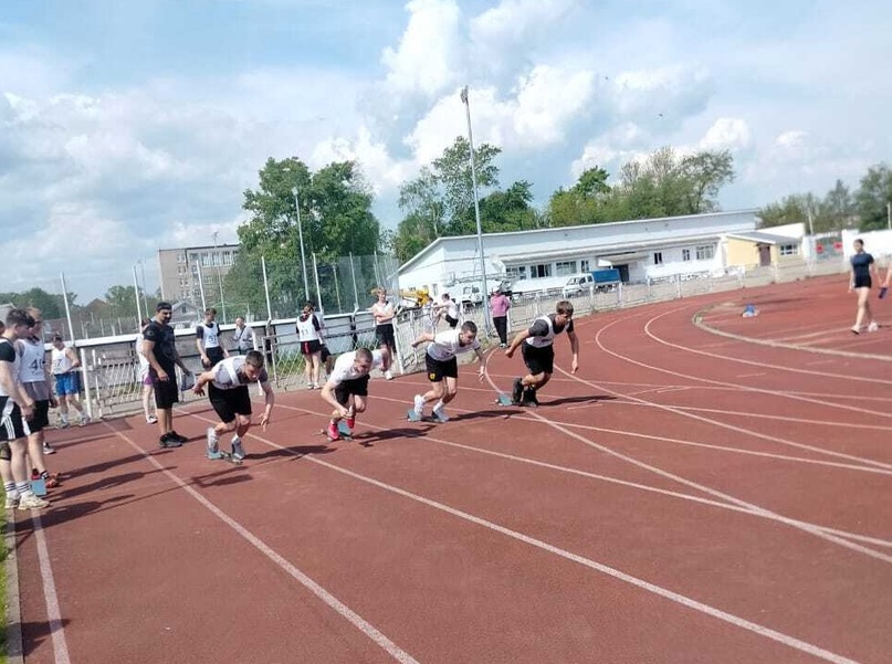 Студенты-легкоатлеты собрались на соревнованиях в Вышнем Волочке Студенты-легкоатлеты собрались на соревнованиях в Вышнем Волочке