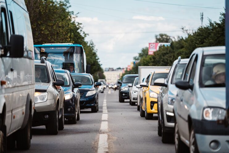 Россияне взяли в банках около 500 млрд рублей на покупку авто с начала года Россияне взяли в банках около 500 млрд рублей на покупку авто с начала года