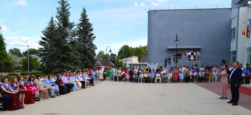 В Тверской области прошел большой выпускной бал В Тверской области прошел большой выпускной бал