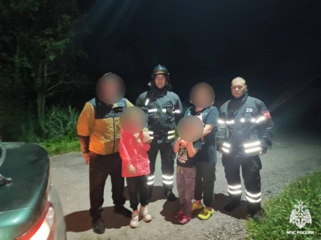 В Конаковском округе сотрудники МЧС спасли двух детей