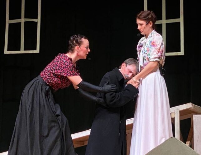 Пять лет на сцене: юбилей театральной студии «МЫ» отметили премьерой Пять лет на сцене: юбилей театральной студии «МЫ» отметили премьерой